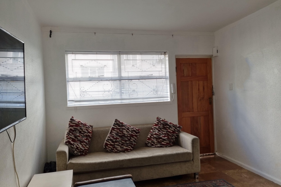 To Let 2 Bedroom Property for Rent in Green Point Western Cape